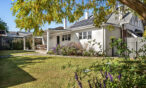 Luxury heritage bungalow with landscaped gardens and spacious lawn in the heart of Tanunda, Barossa Valley
