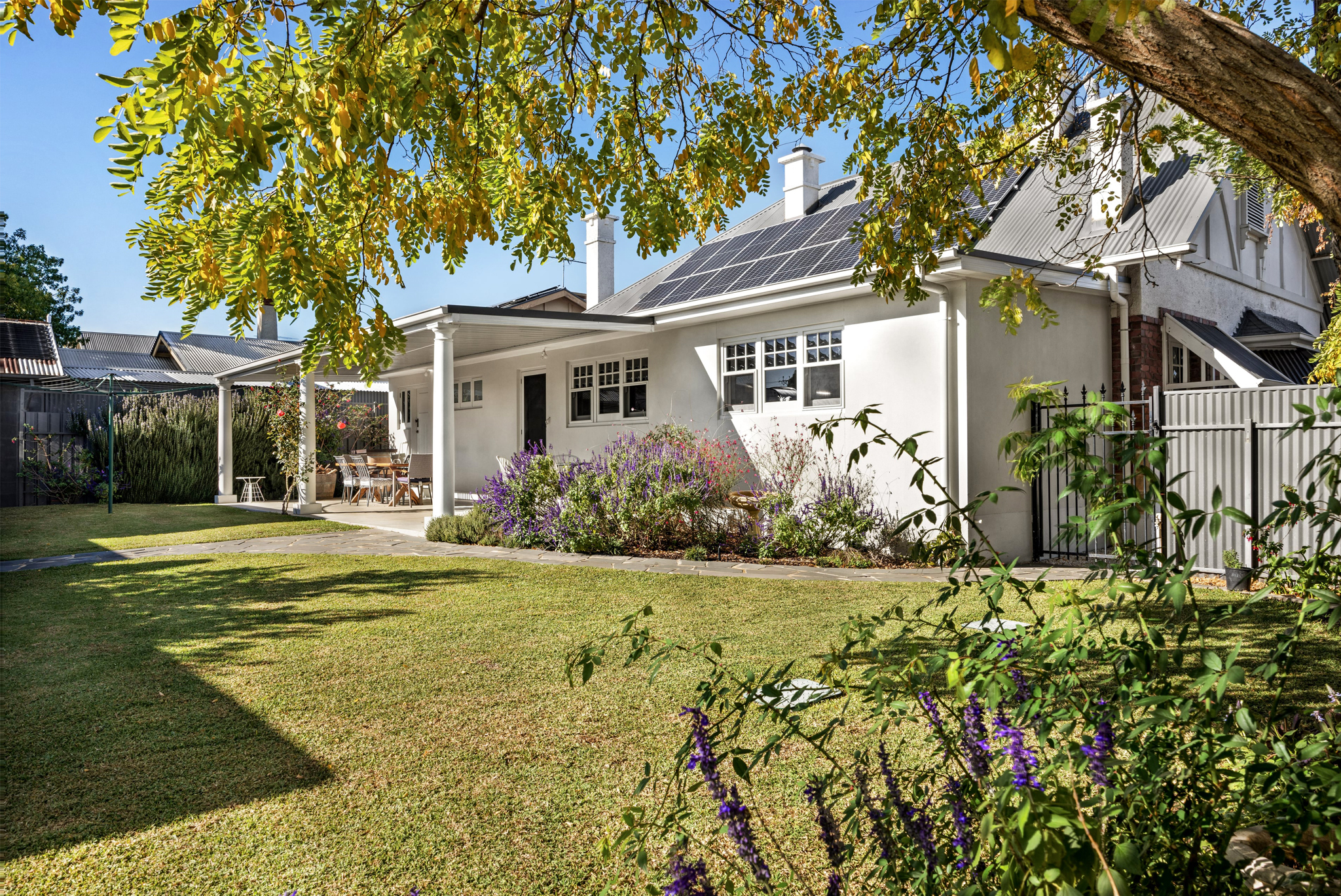Luxury heritage bungalow with landscaped gardens and spacious lawn in the heart of Tanunda, Barossa Valley